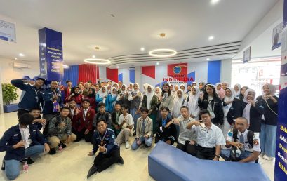 Workshop AI untuk OSIS: Politeknik Indonusa Surakarta Fasilitasi Publikasi Sekolah yang Lebih Kreatif