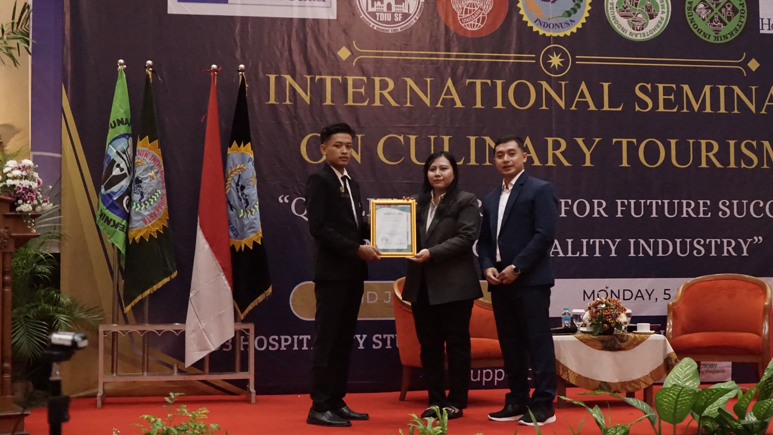 Promosikan Wisata Kuliner Global, Prodi D3 Perhotelan INDONUSA Gelar Seminar Internasional Promosikan Wisata Kuliner Global, Prodi D3 Perhotelan INDONUSA Gelar Seminar Internasional