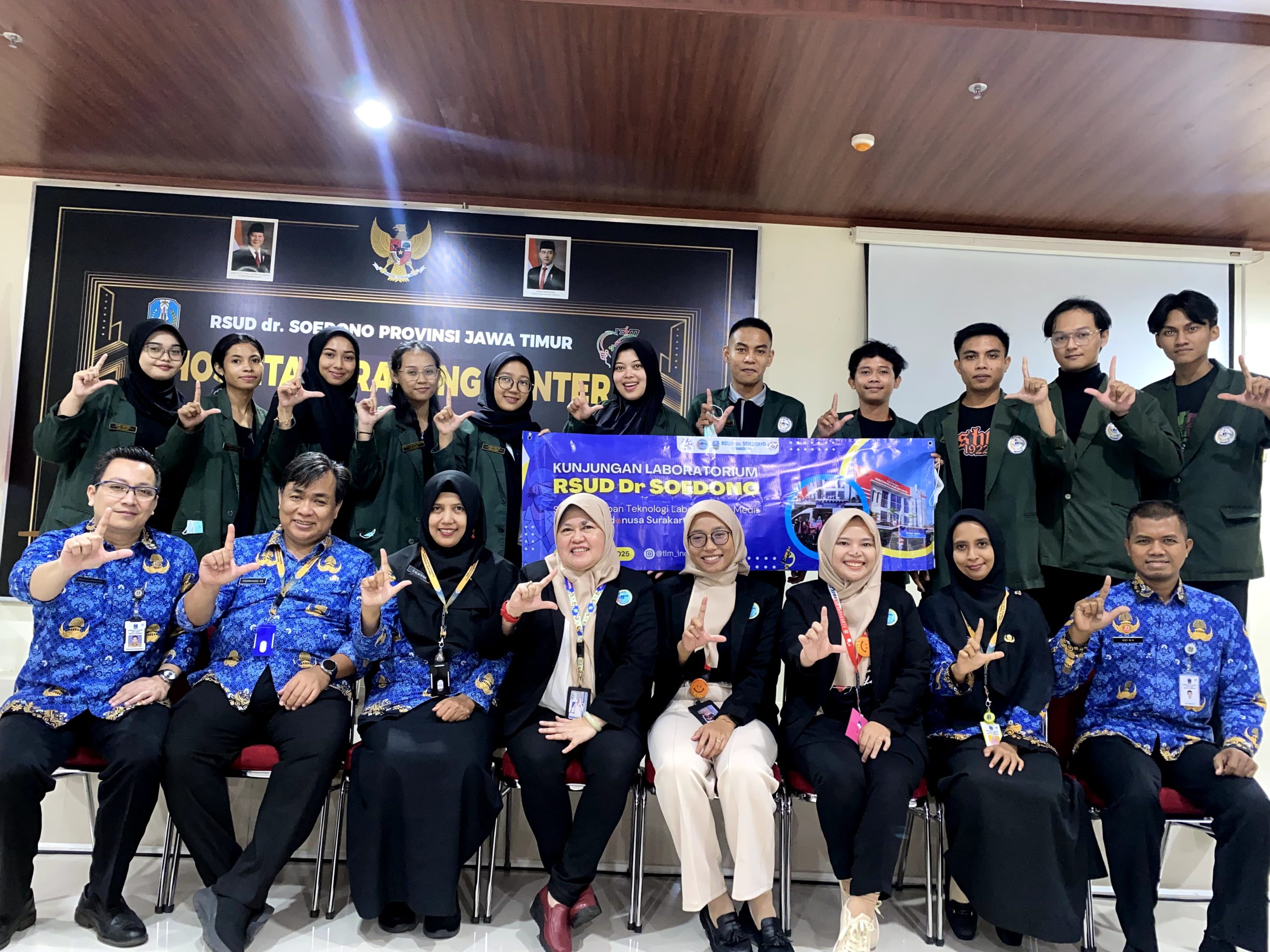 Sinergi Pendidikan dan Industri: Prodi TLM INDONUSA Kunjungi RS, Pabrik, dan Laboratorium Sinergi Pendidikan dan Industri: Prodi TLM INDONUSA Kunjungi RS, Pabrik, dan Laboratorium